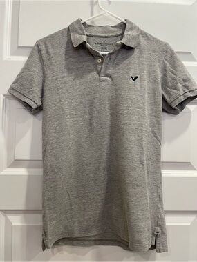 American Eagle Outfitters Men’s Gray Polo with Navy Logo